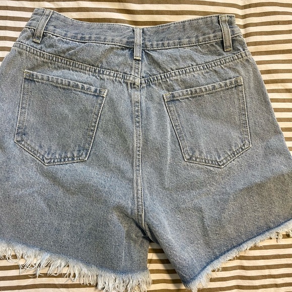 Brand New Denim Shorts W Rhinestone Detail Sz 6-8 - Picture 3 of 3